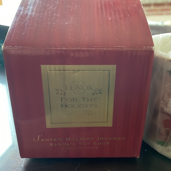 Lenox Santa’s Holiday Journey, Santa Toy Shop new-in-box coffee cup - Picture 9 of 11